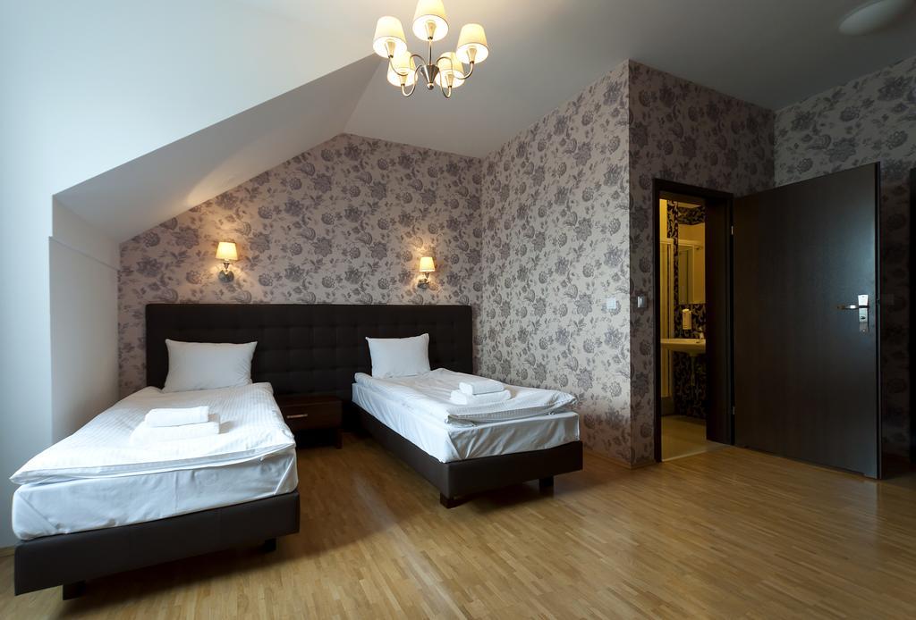 Hotel Oriza Gdow Exterior photo