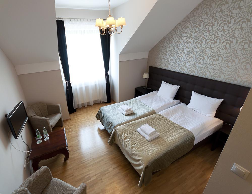 Hotel Oriza Gdow Exterior photo
