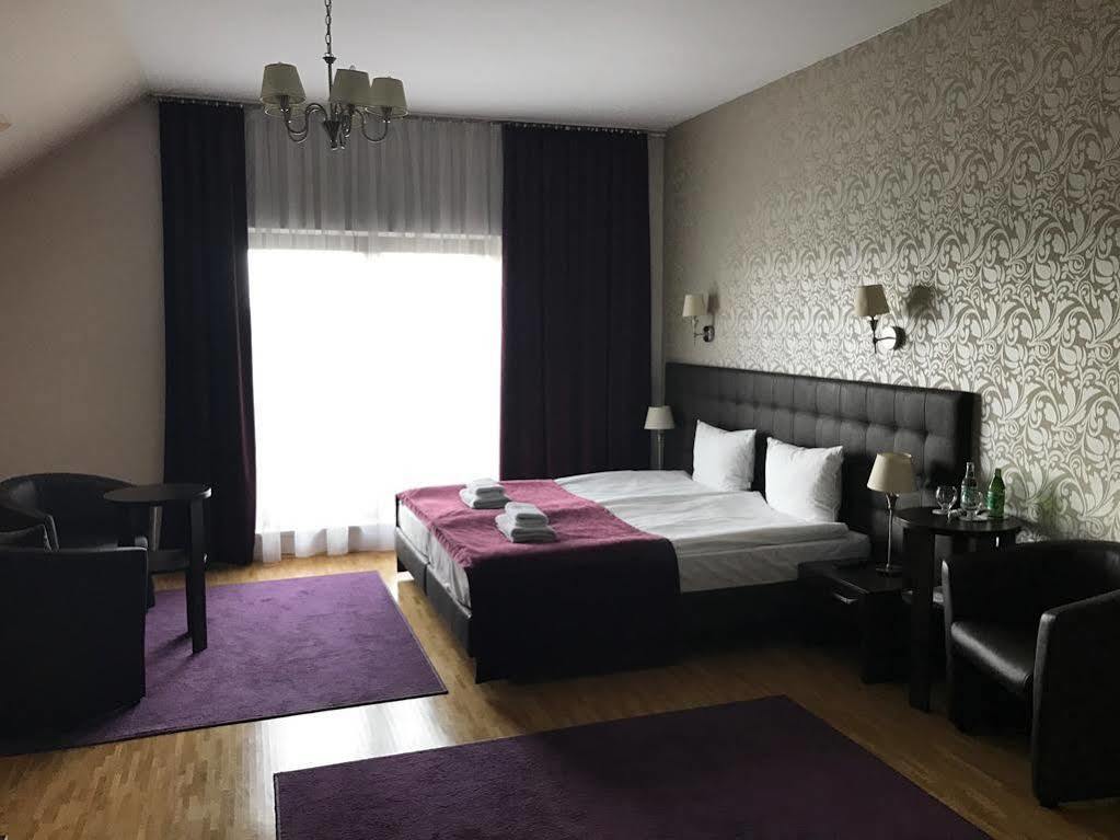 Hotel Oriza Gdow Exterior photo