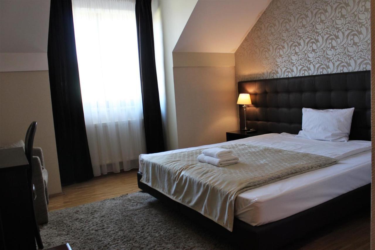 Hotel Oriza Gdow Exterior photo